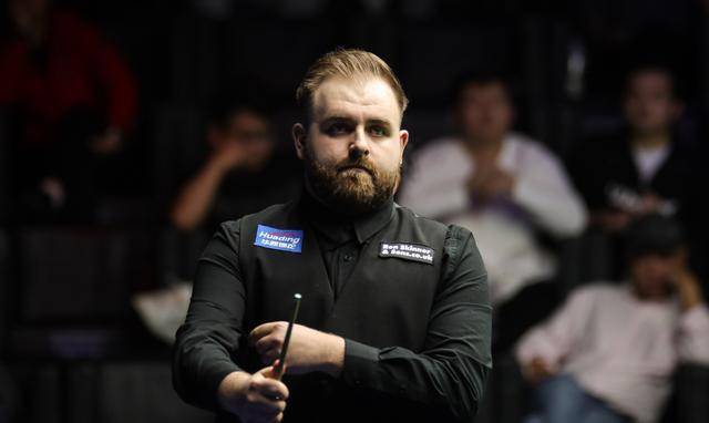 本赛季新秀球员崭露头角，成为焦点人物！