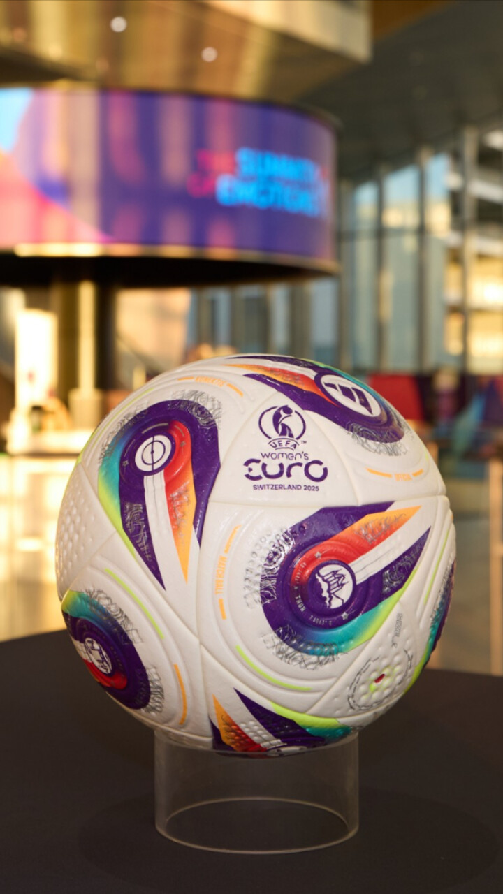 荷兰女足首次跻身女足世界杯四强