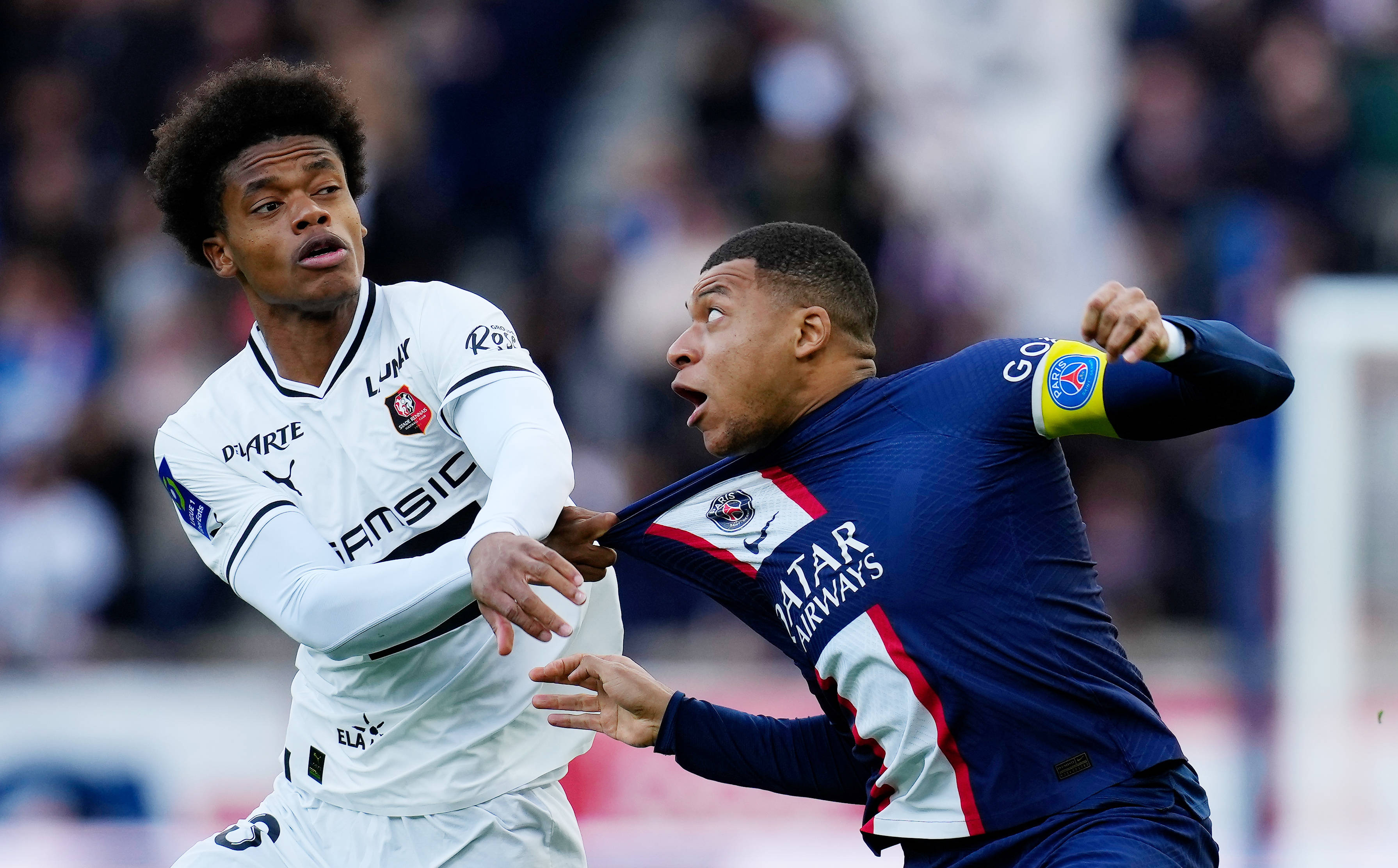 里尔客场战胜雷恩，暂时领跑法甲