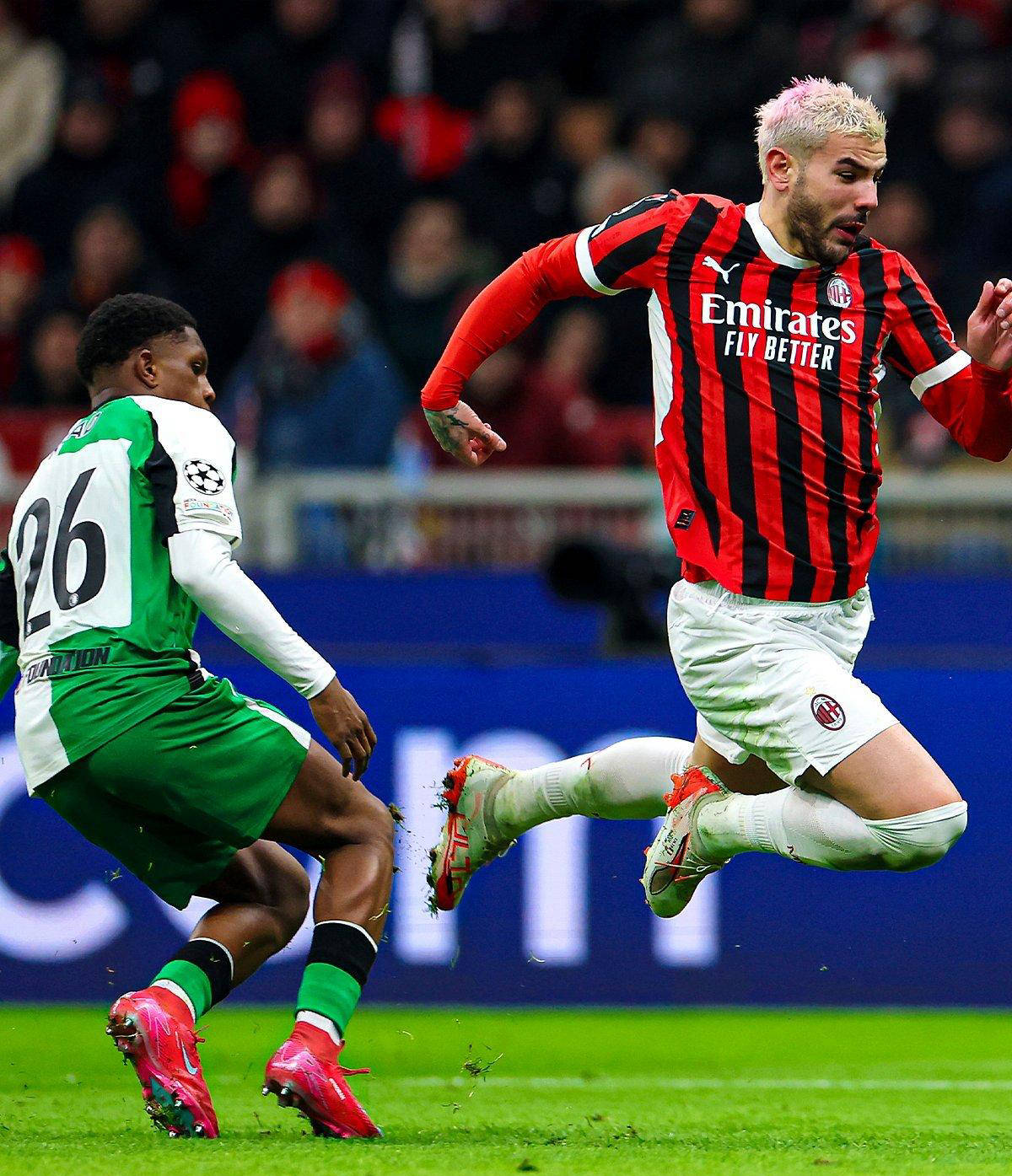 包含AC米兰连续三轮不胜，欧冠资格岌岌可危的词条