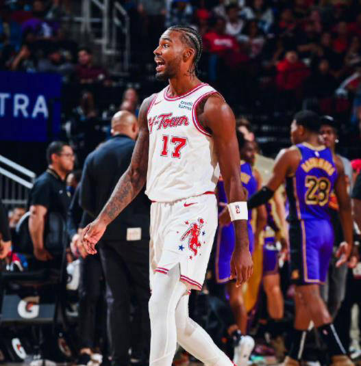 捷克女足领队谈比赛策略，争取胜利