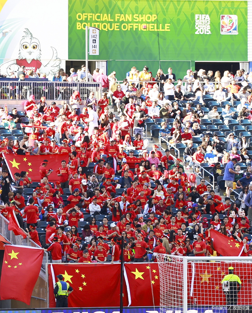 开云体育入口-足球赛场精彩连连！双方实力旗鼓相当