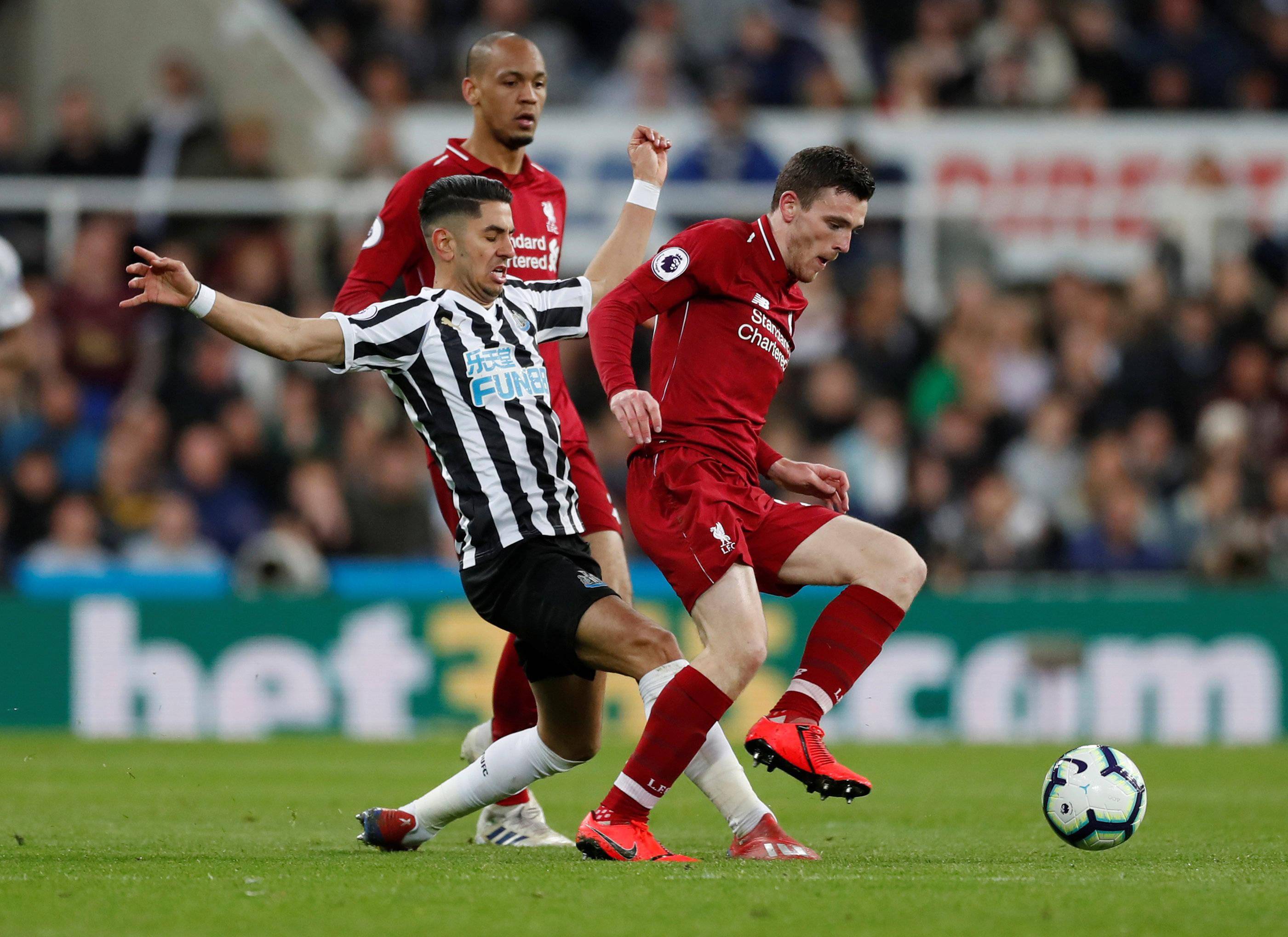 曼联大获成功，晋级淘汰赛下一轮