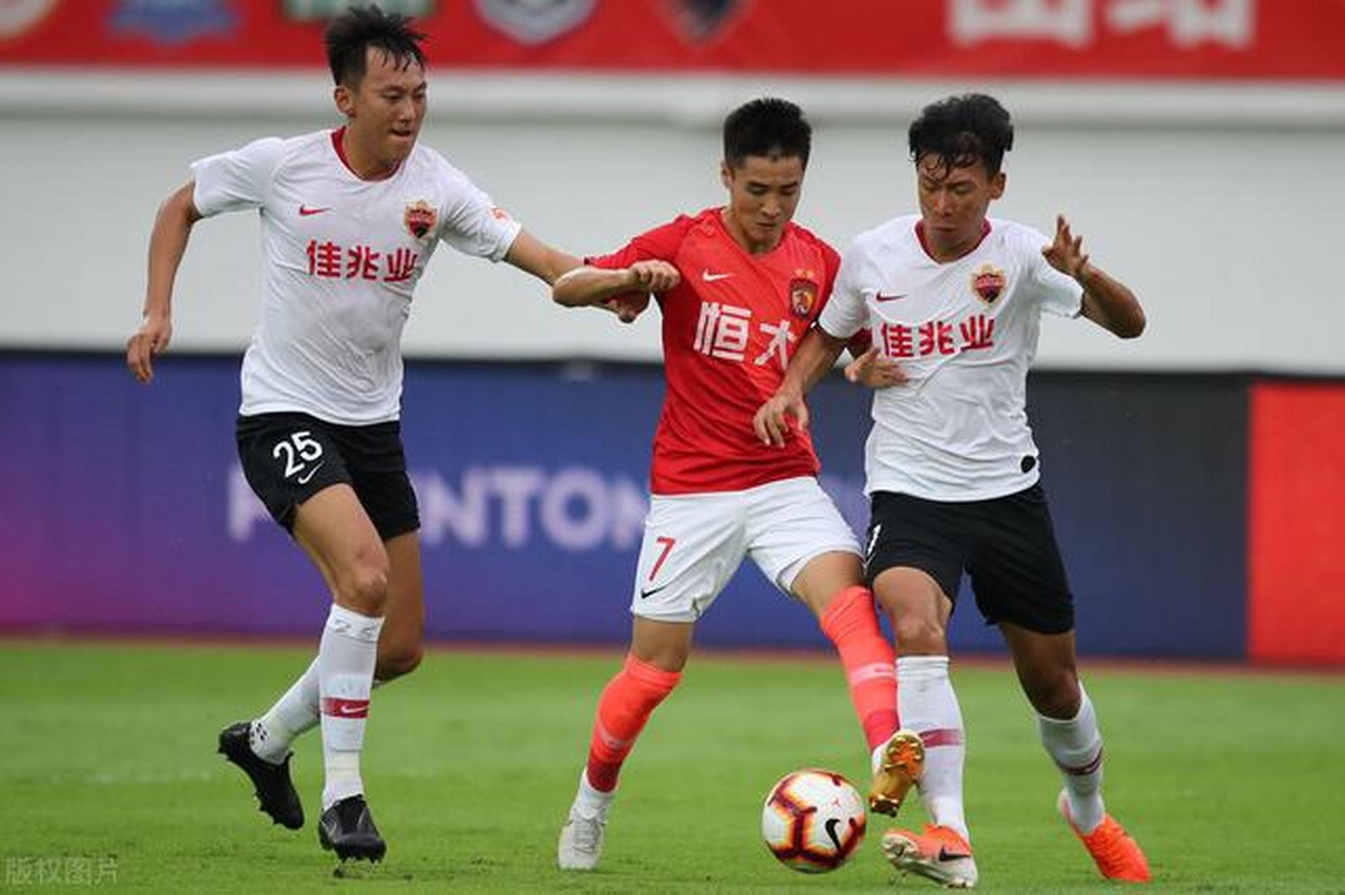 广州富力vs深圳佳兆业：胜负不明，耐人寻味的简单介绍