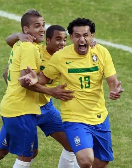 乌拉圭击败艾尔巴，晋级四分之一决赛