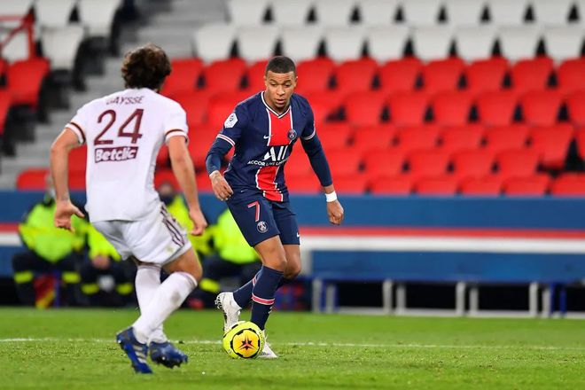 巴黎客场憾平尼斯，积分领先缩小的简单介绍