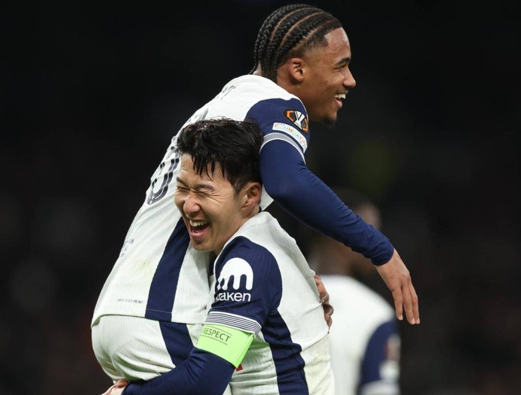 开云体育app-一名英冠球员或将加盟法甲劲旅