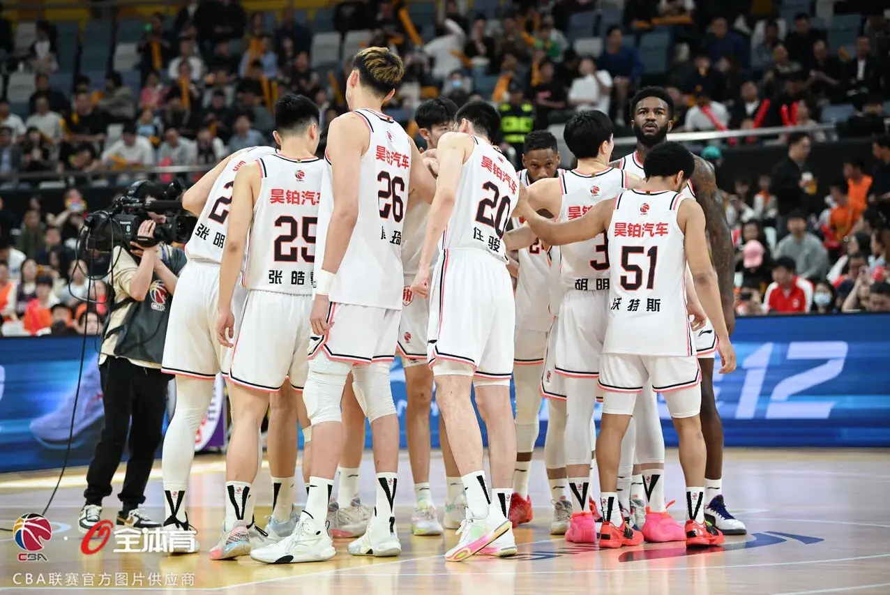 关于关键一战定胜负，球员全力以赴的信息