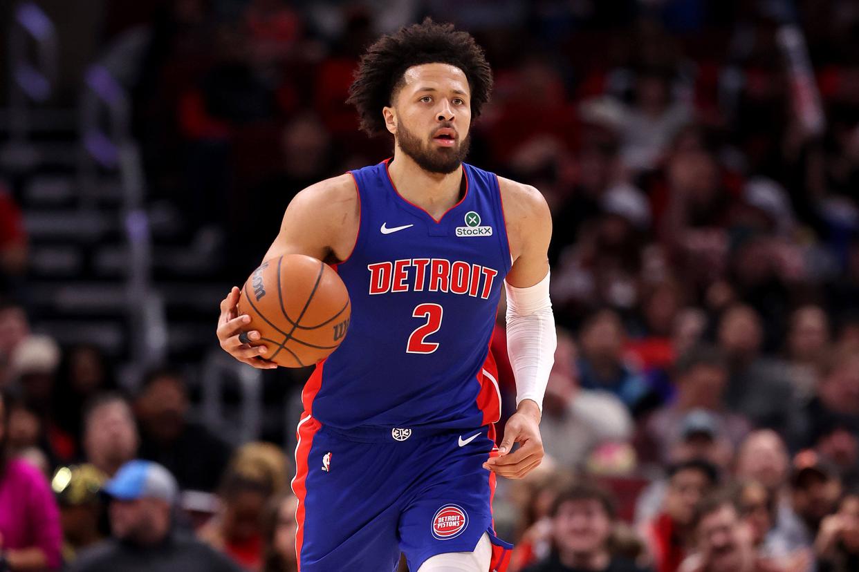 联盟热门球队火拼至最后一刻，擒下胜局