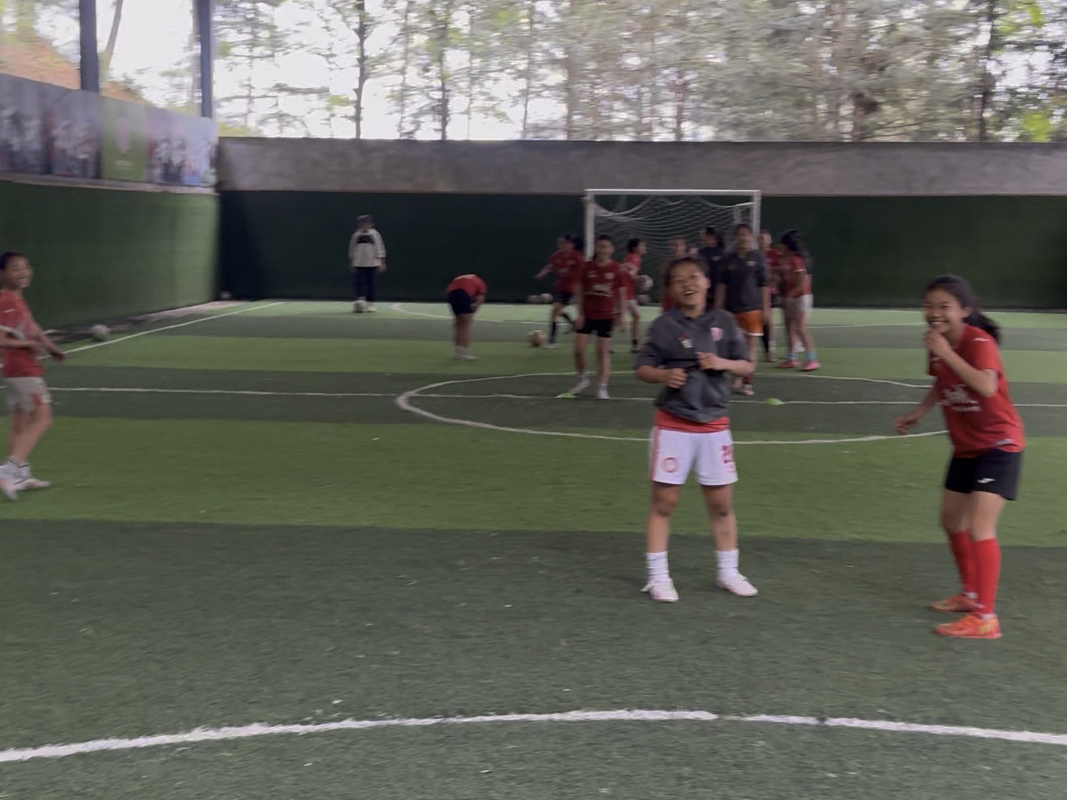 激烈对抗将在下一场比赛中上演，球迷热切期待