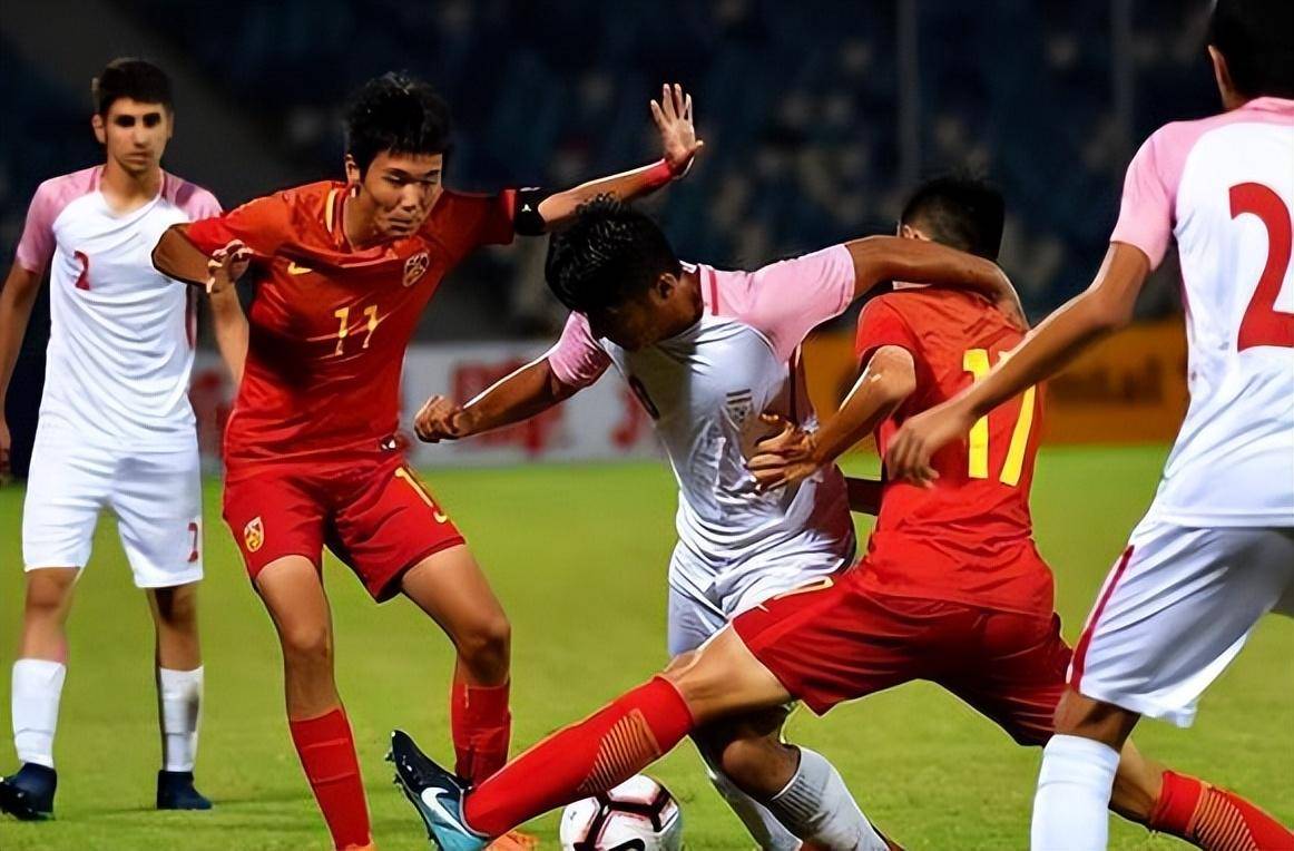 包含马拉加遭遇连败，保级形势岌岌可危的词条