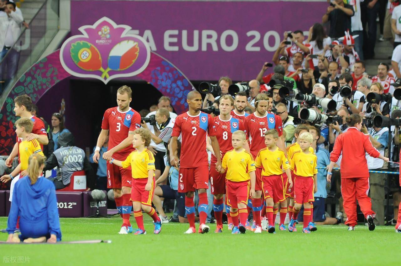 荷兰与奥地利战平，小组出线