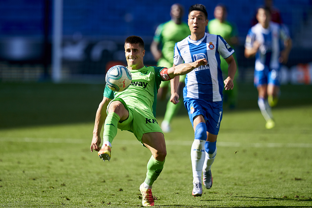 西班牙人客场战平埃瓦尔，士气得到提升