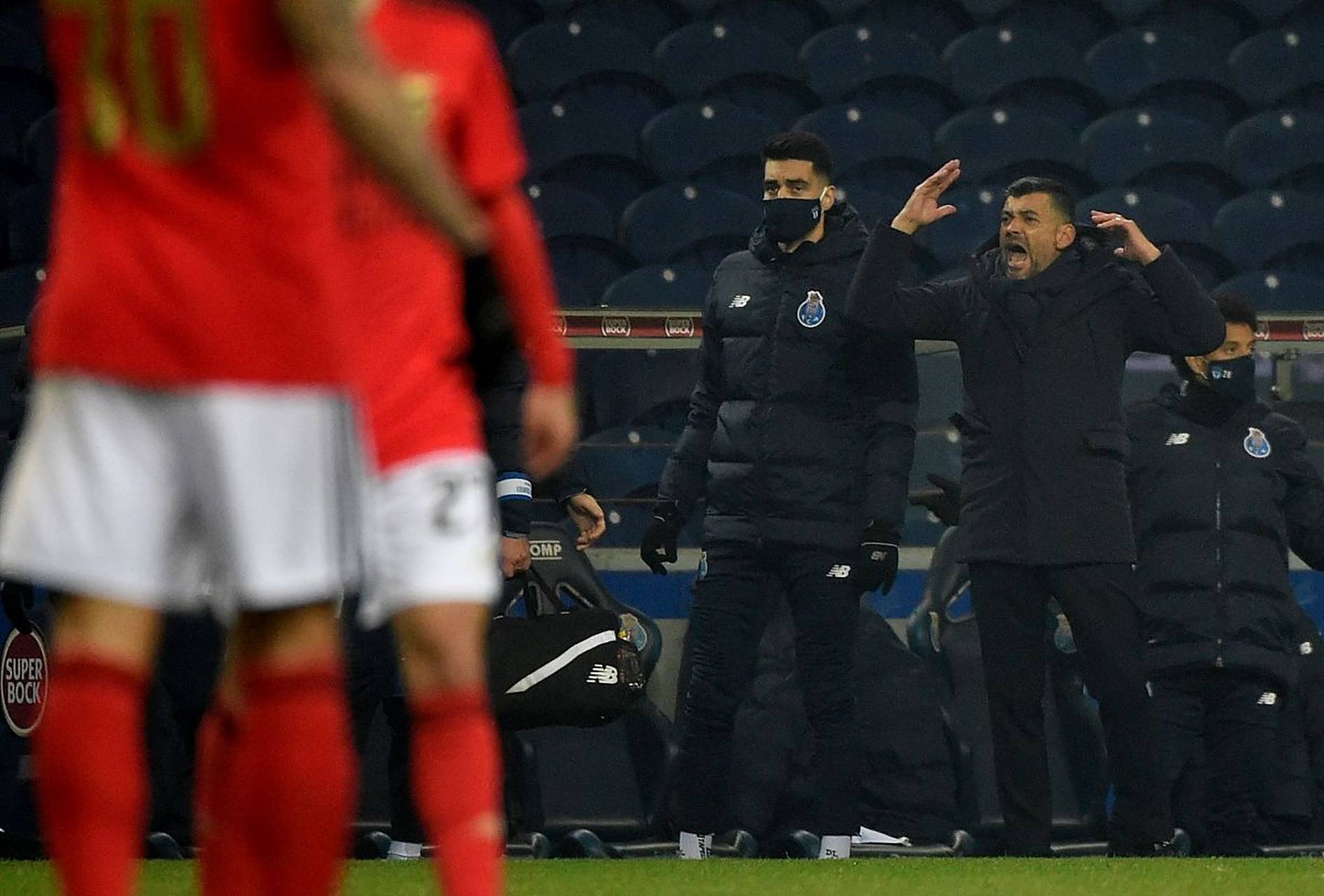 开云体育在线-尼斯主场不敌里尔，遭遇连败的简单介绍