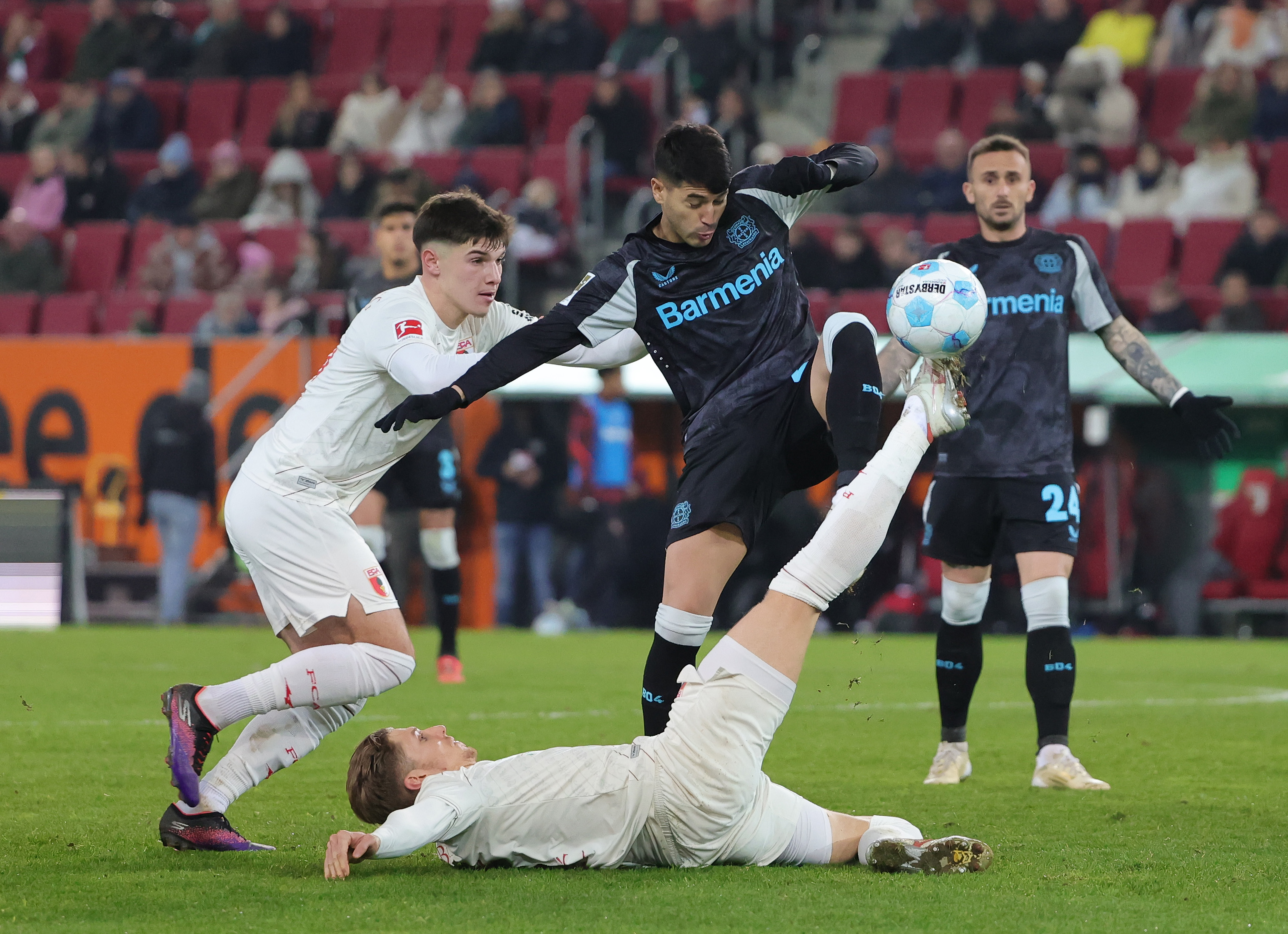 欧洲联赛中的精彩对决让球迷兴奋