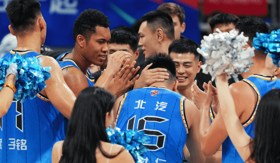 开云体育-深圳主场不敌人和，陷入低谷